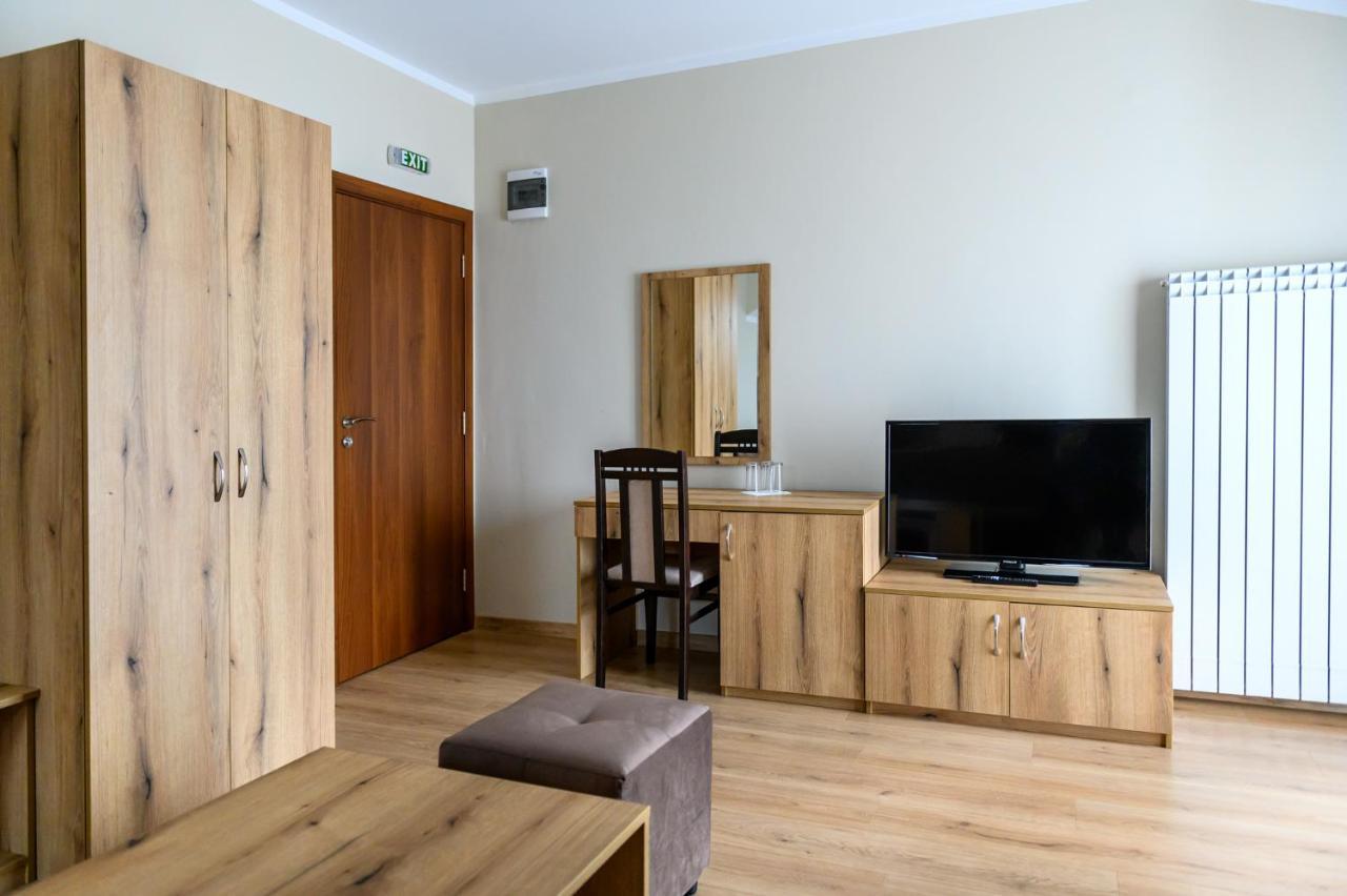 Семеен Хотел При Вергил Saparewa Banja Exterior foto