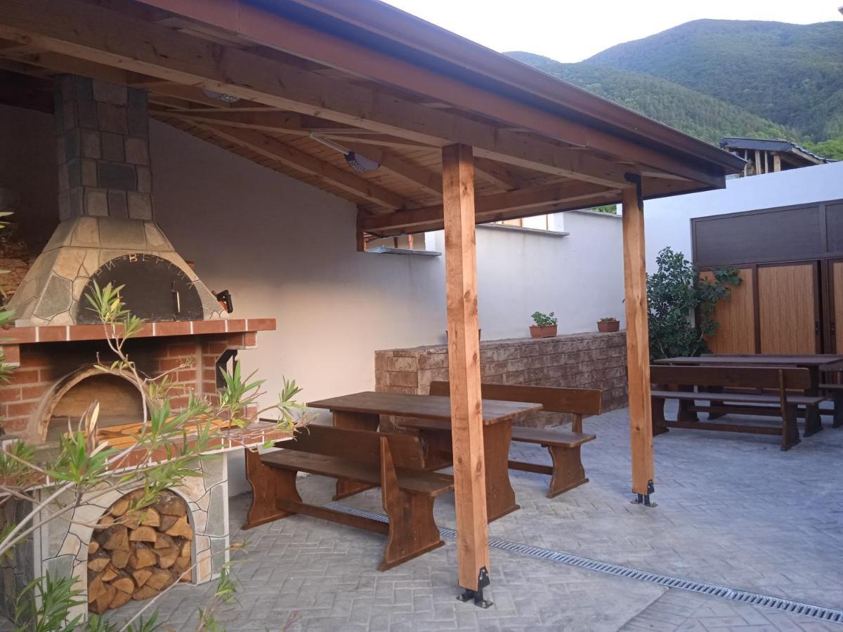 Семеен Хотел При Вергил Saparewa Banja Exterior foto
